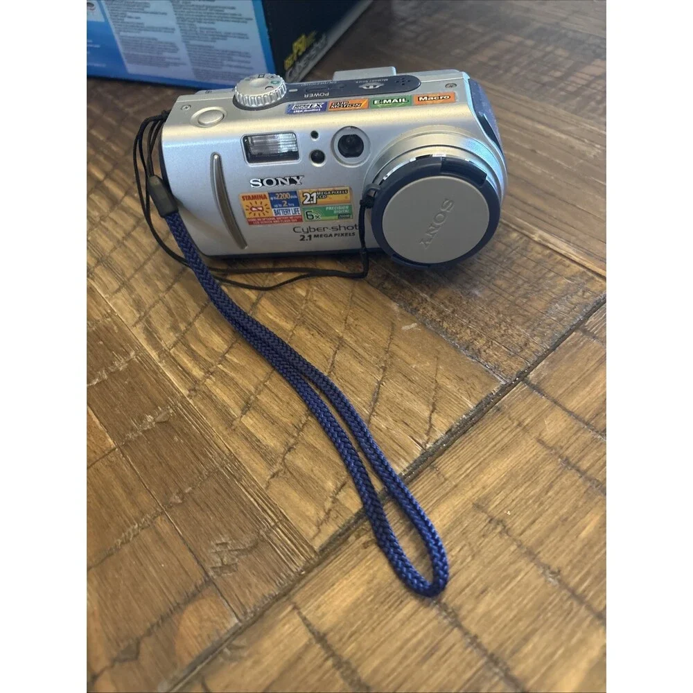 Sony Cyber-shot DSC-P50 2.1MP Digital Camera - Silver